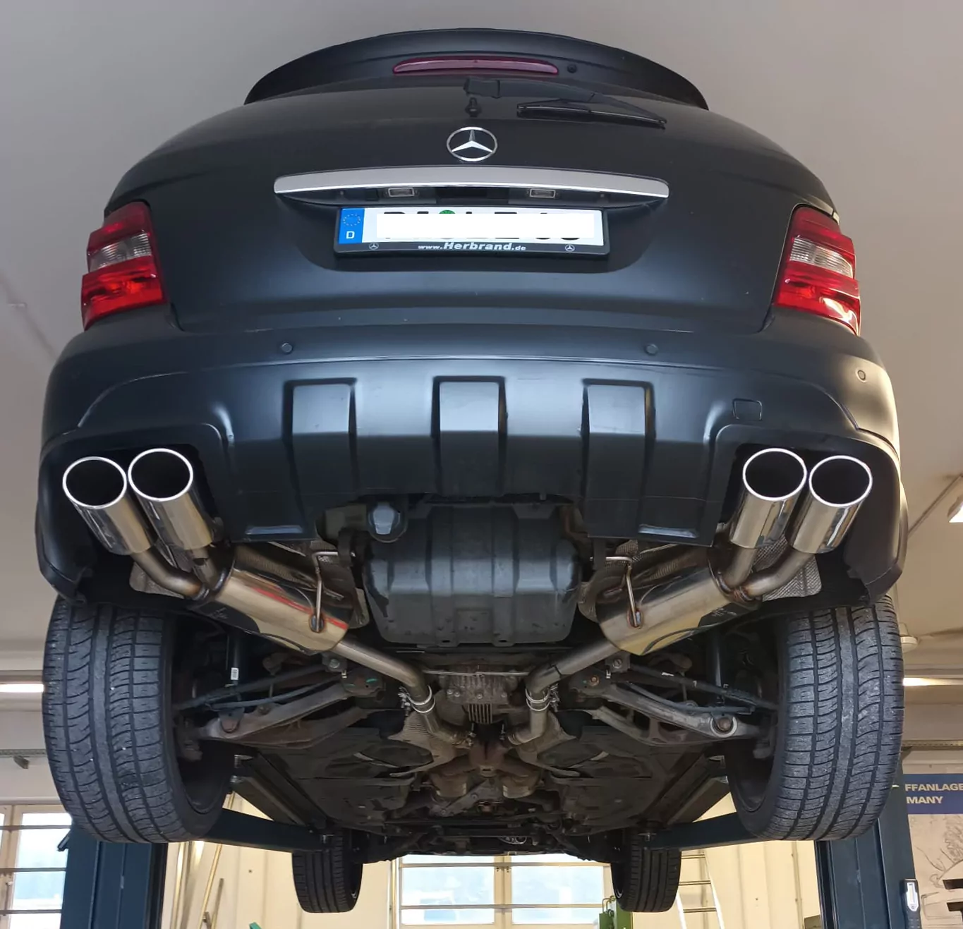 Mercedes M-Klasse Typ W164  Endschalldämpfer rechts/links - 2x115x85 Typ 44 rechts/links