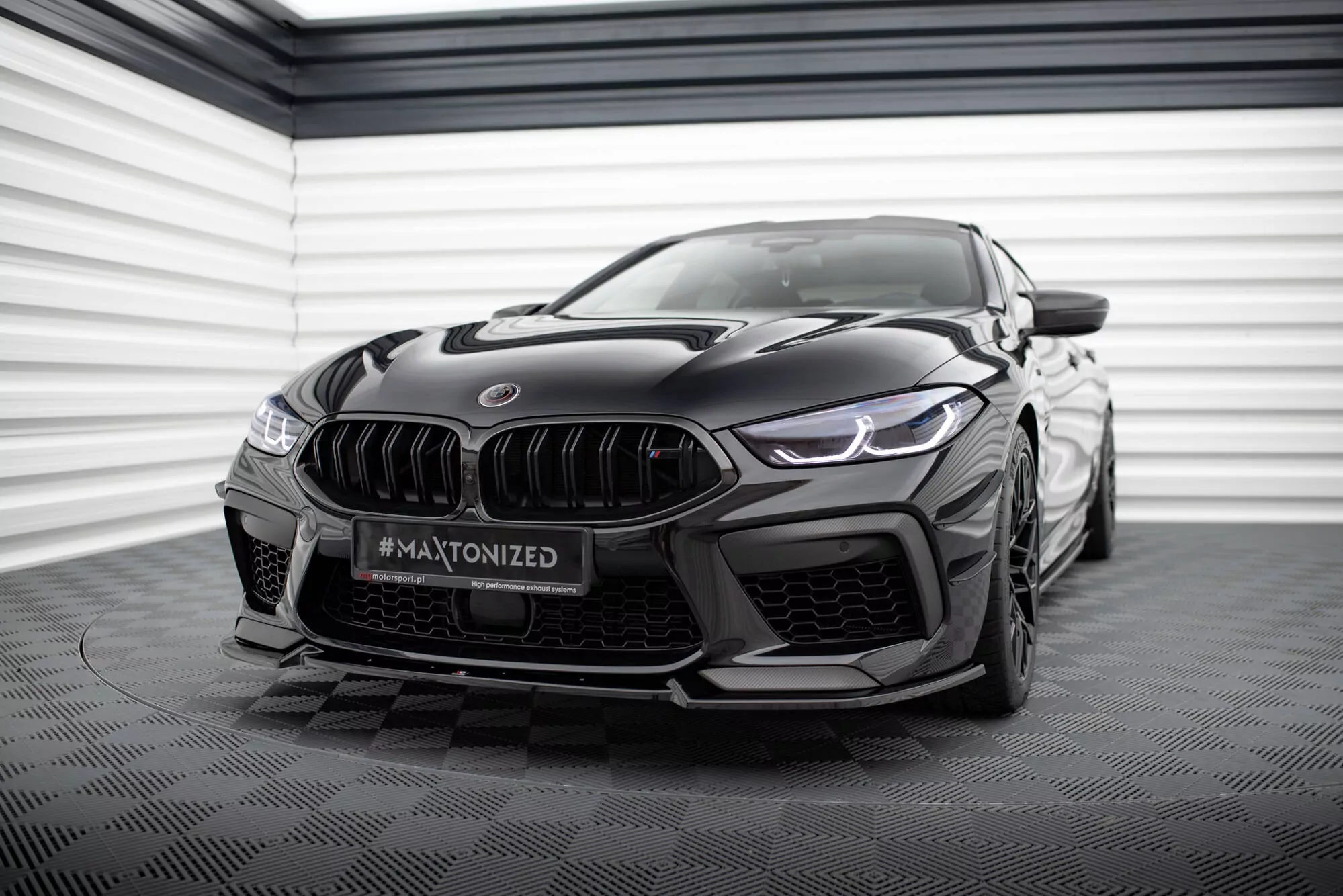 Front Ansatz V.3 Für BMW M8  Gran Coupe F93 / Coupe F92 Schwarz Hochglanz