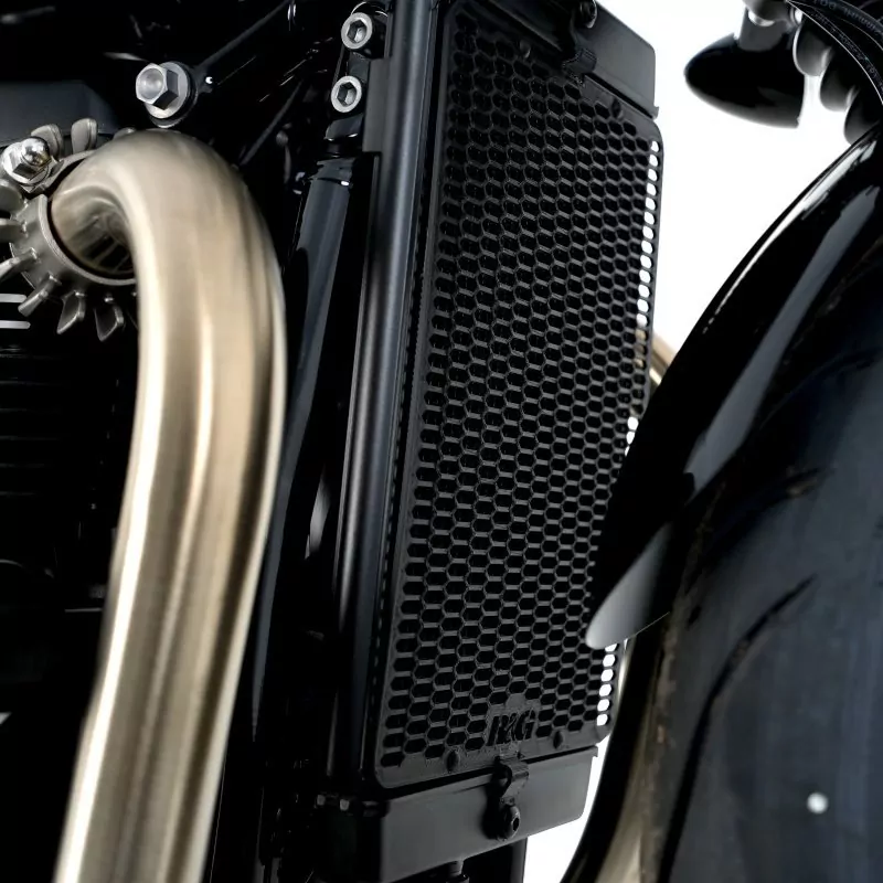 R&G Kühlergitter Schutz PRO BLACK Wasserkühler Triumph Bonneville Bobber 2017- / Speedmaster 2018-