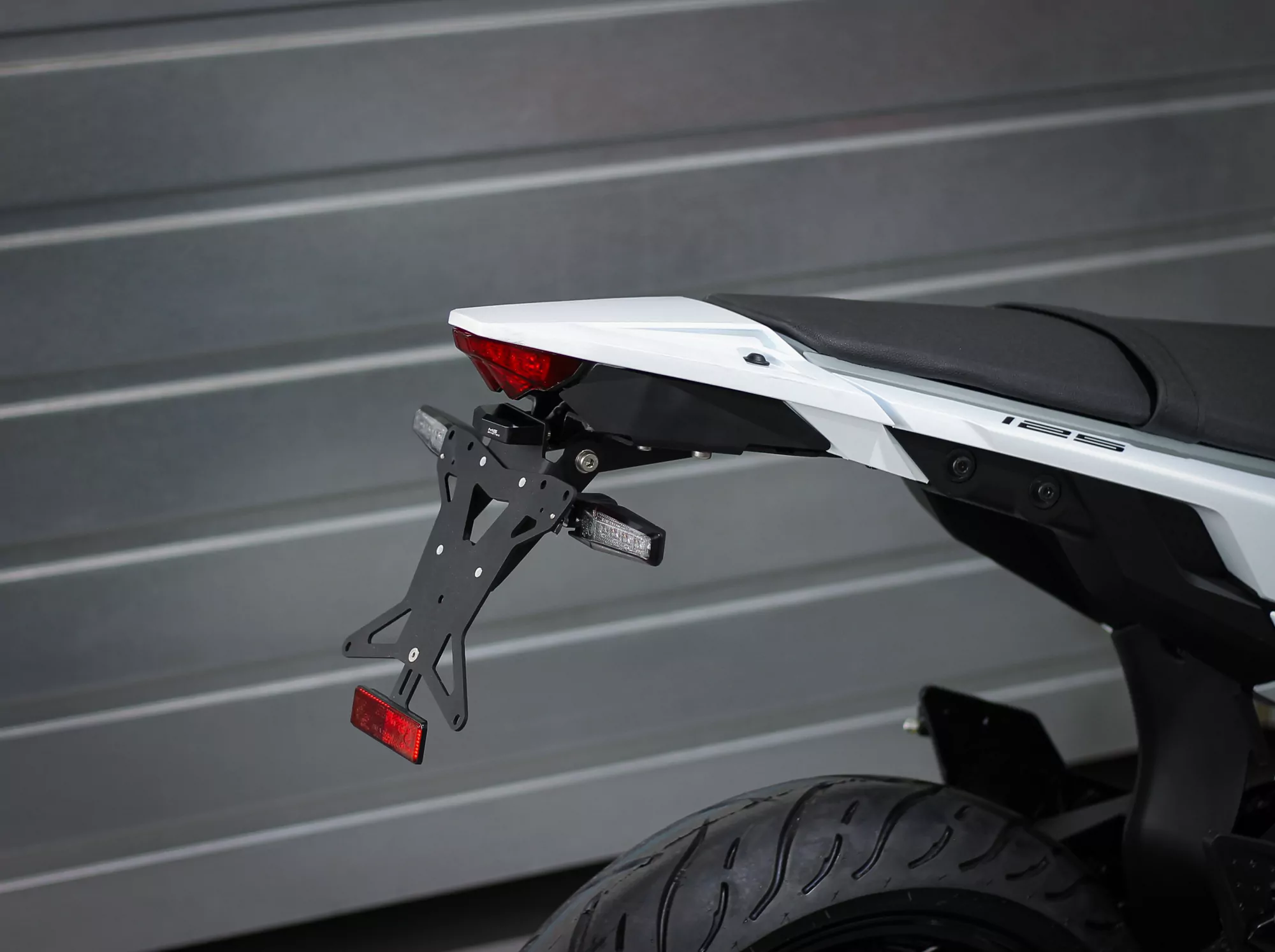 MG Biketec Kennzeichenhalter für KTM 125 SMC R ab 2025