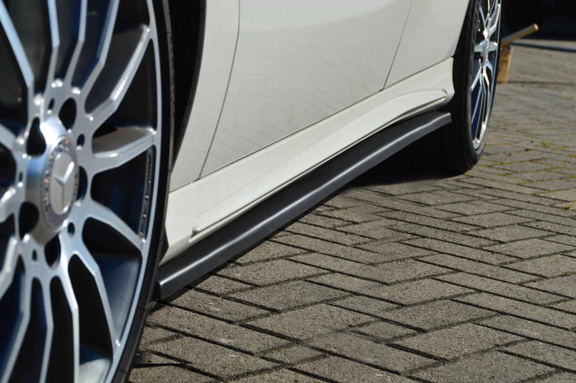 Seitenschweller im Cup Look für A Klasse, W176 mit AMG Line Packet + A45 AMG