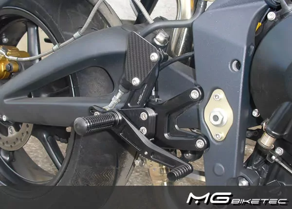 MG Biketec Sportfussrastenanlage / Rastenanlage / Fußrastenanlage mit ABE, gültig in D - A - CH für Triumph Street Triple 675 ab 2008-2010