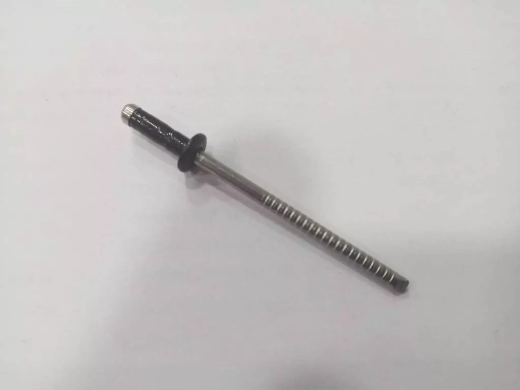 3608021-Arrow Nieten Schwarz 3,2 X 9
