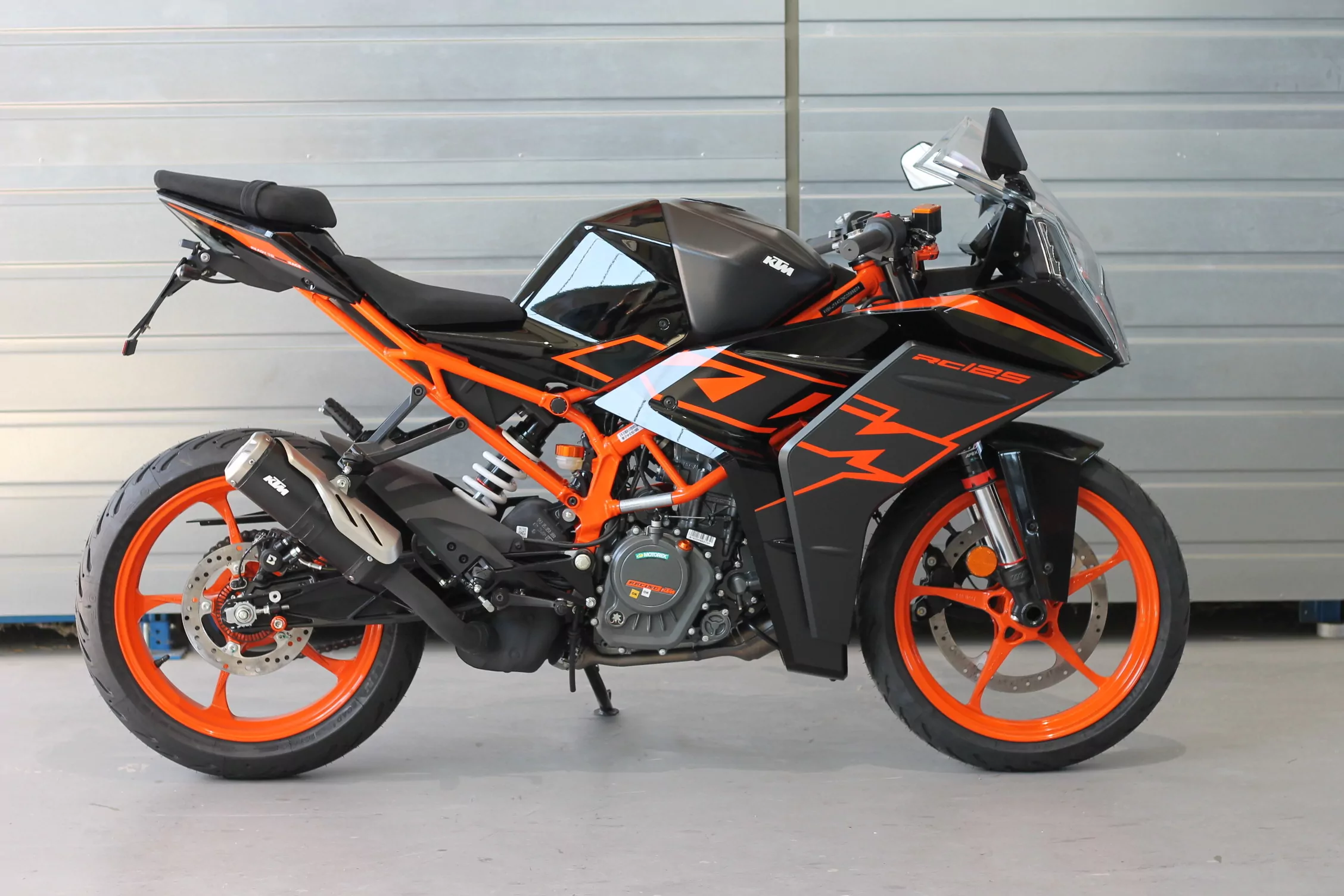 MG Biketec Kennzeichenhalter für KTM 200 RC ab 2022