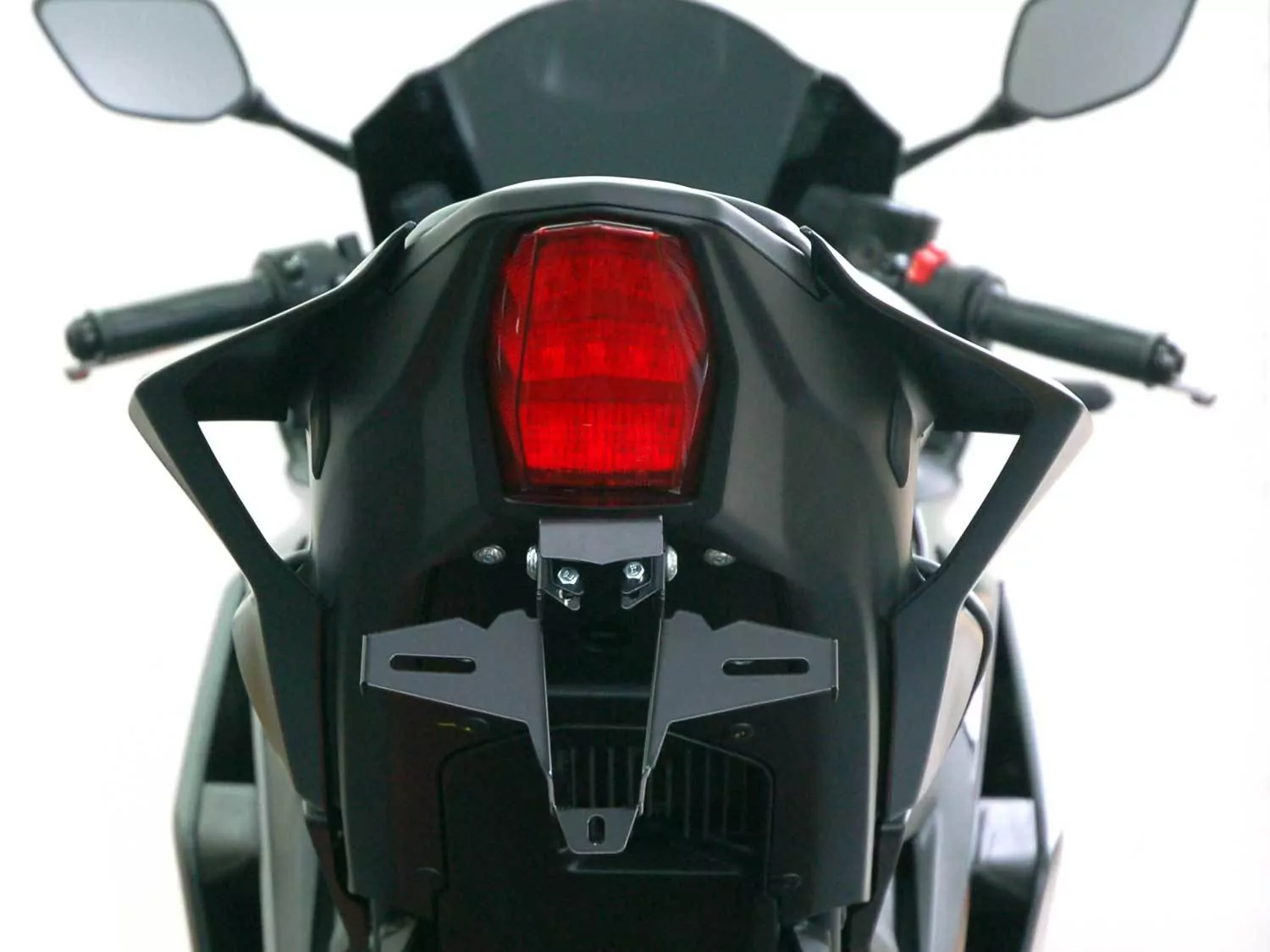 Kennzeichenhalter IQ1 für Yamaha R3 (2025-2026)