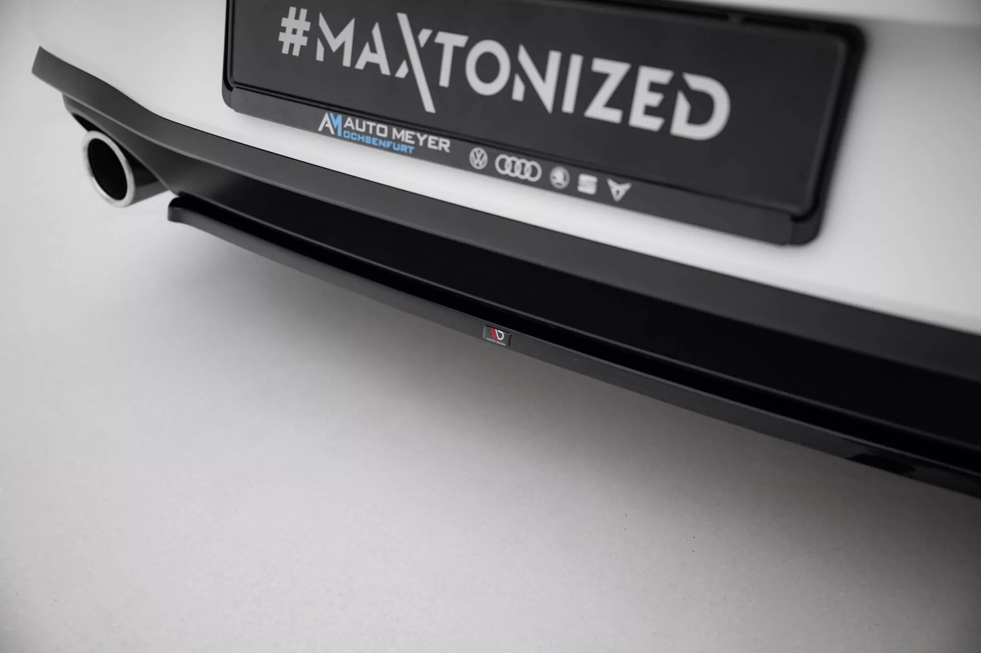 Mittlerer Diffusor Heck Ansatz Passend Für Volkswagen Golf 8 GTI Schwarz Hochglanz