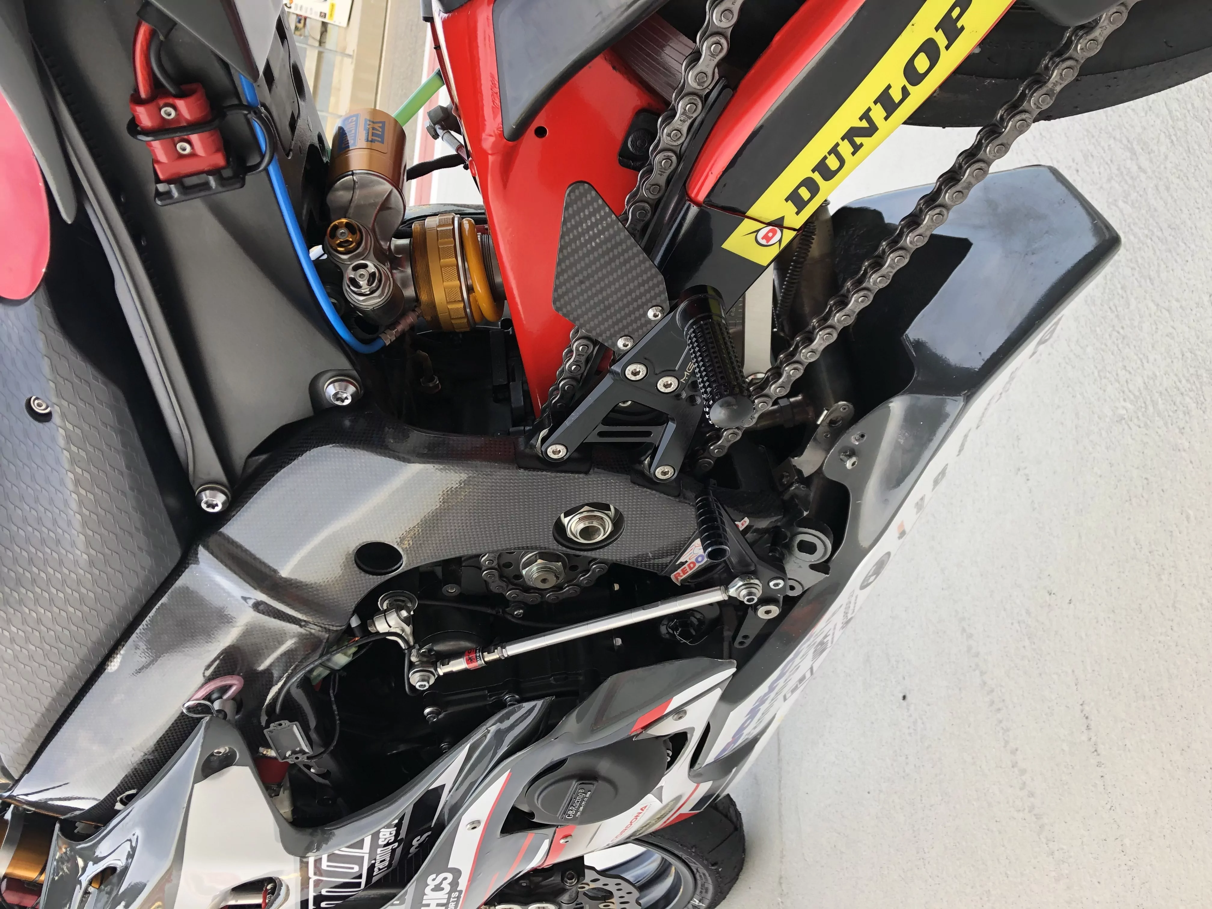 MG Biketec Sportfussrastenanlage / Rastenanlage / Fußrastenanlage mit ABE, gültig in D - A - CH für Yamaha YZF-R6 ab 2017