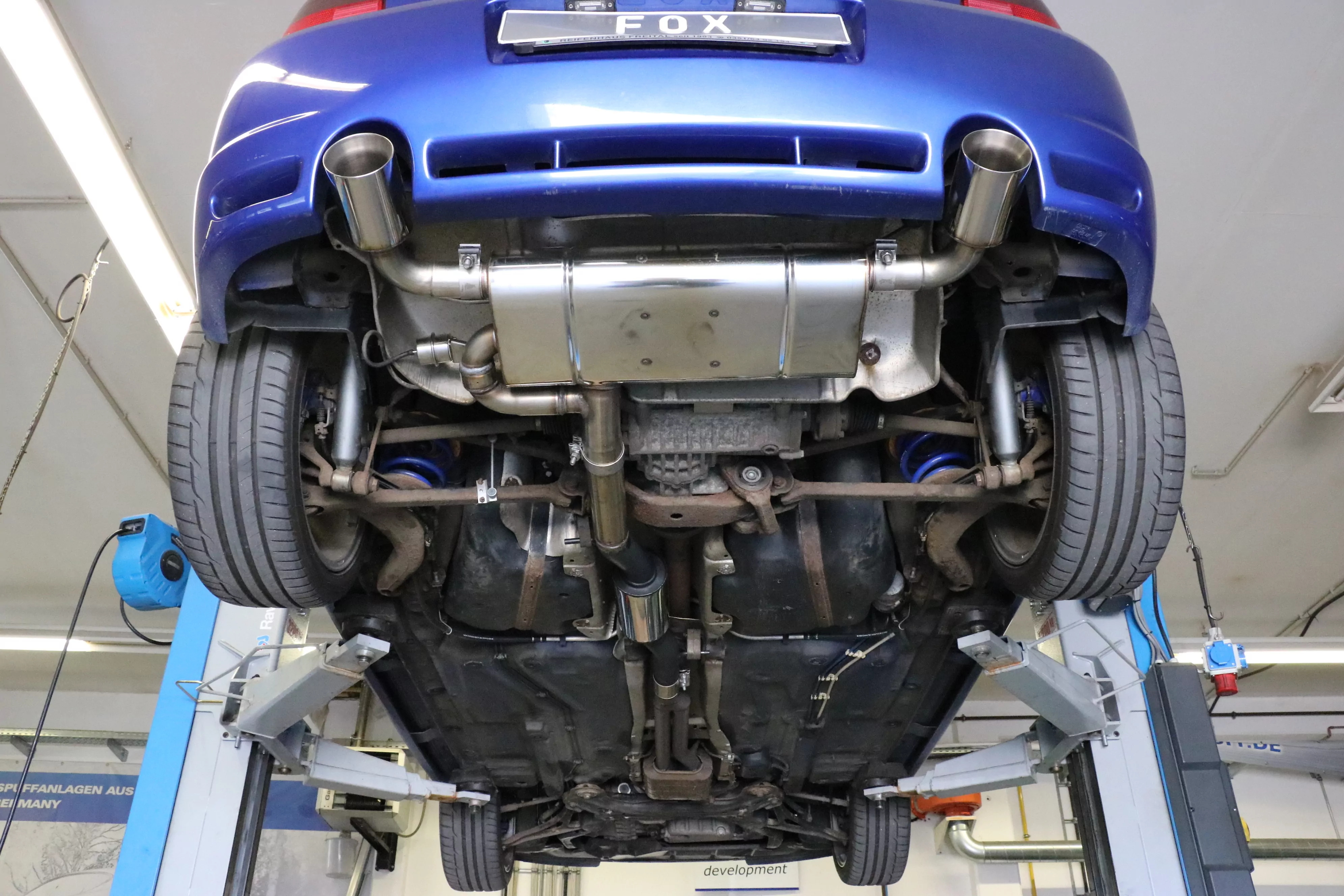 VW Golf IV R32  Endschalldämpfer Ausgang rechts/links - 1x100 Typ 24 rechts/links