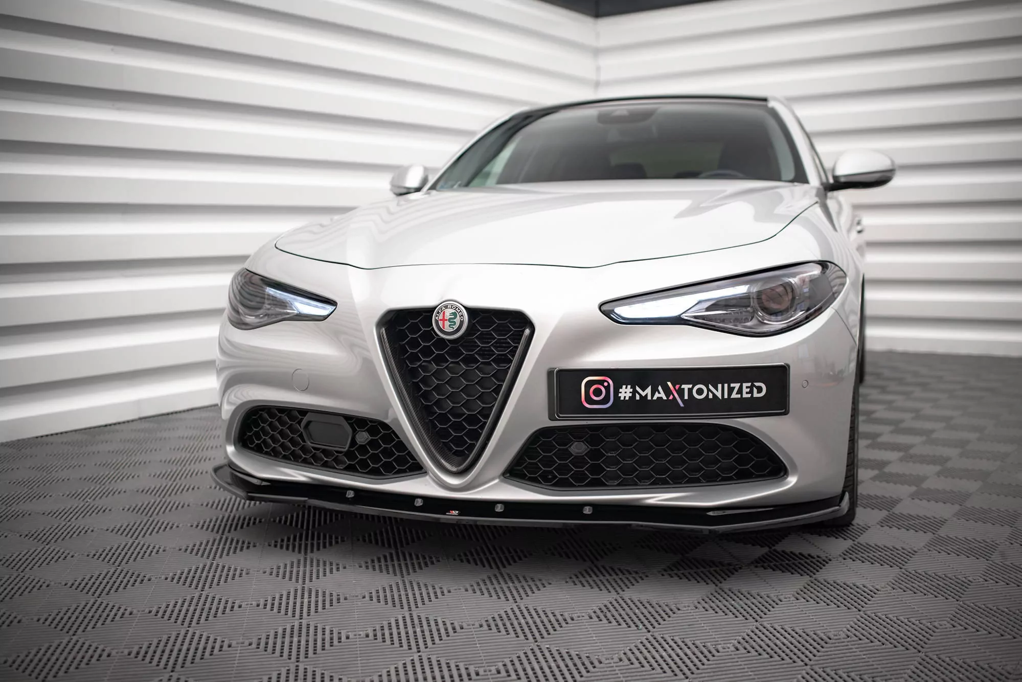 Front Ansatz V.1 Für Alfa Romeo Giulia Sport Schwarz Hochglanz