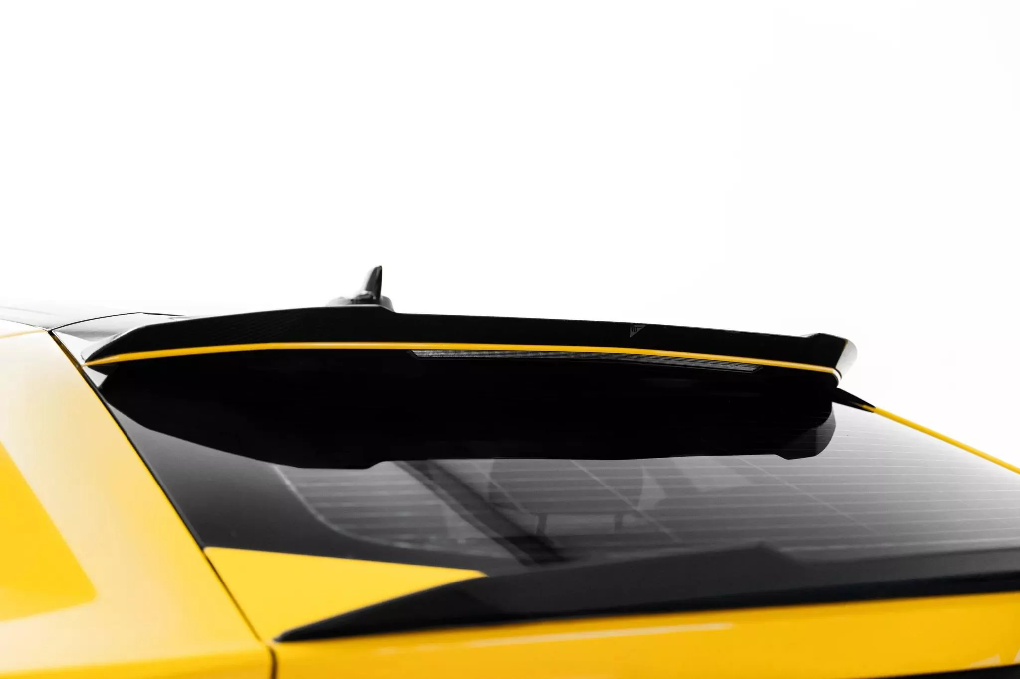 Prepreg Carbon Fiber Tailgate Spoiler (Upper) Lamborghini Urus Mk 1