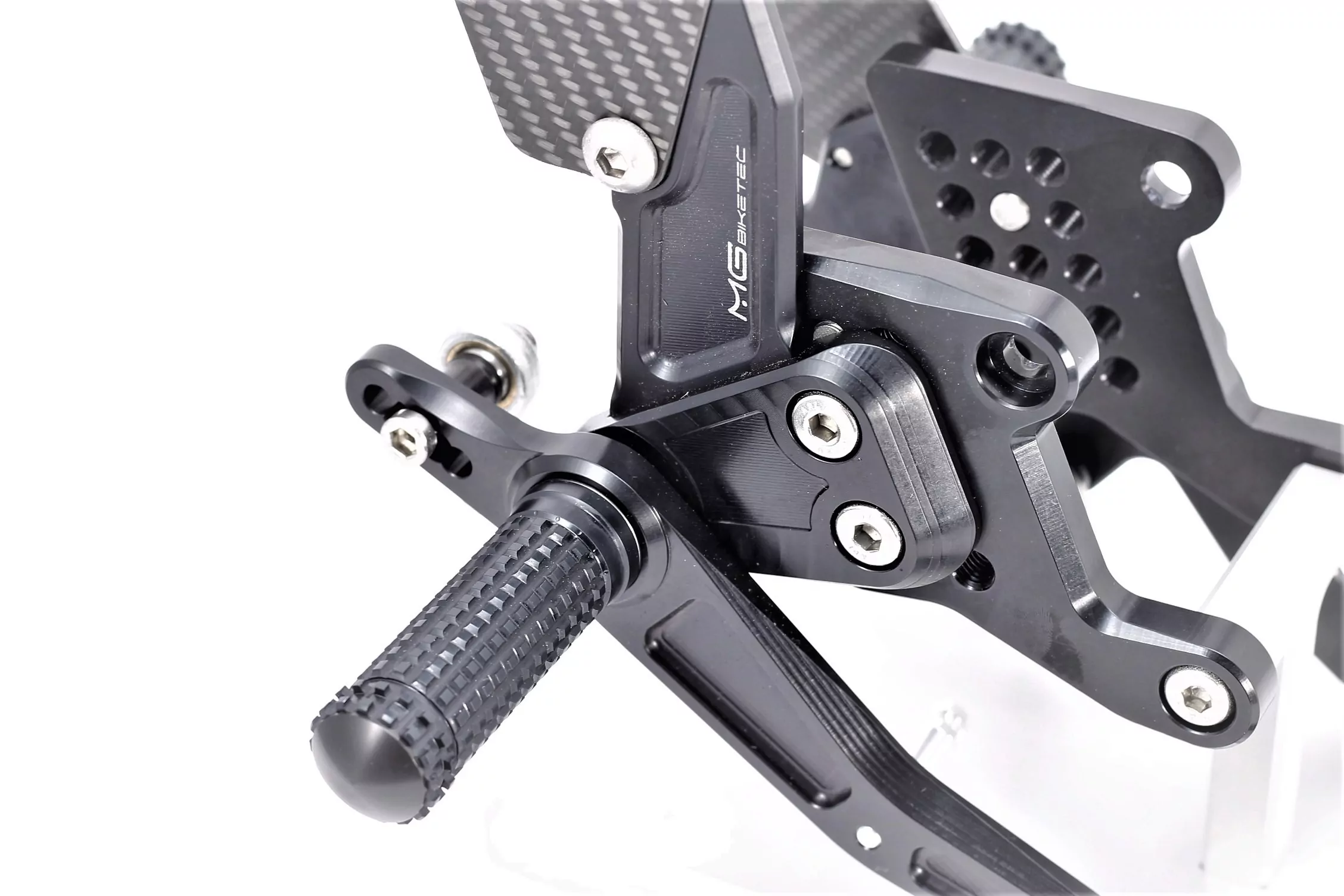 MG Biketec Sportfussrastenanlage / Rastenanlage / Fußrastenanlage mit ABE, gültig in D - A - CH für Triumph Speed Triple 1050 ab 2005-2007