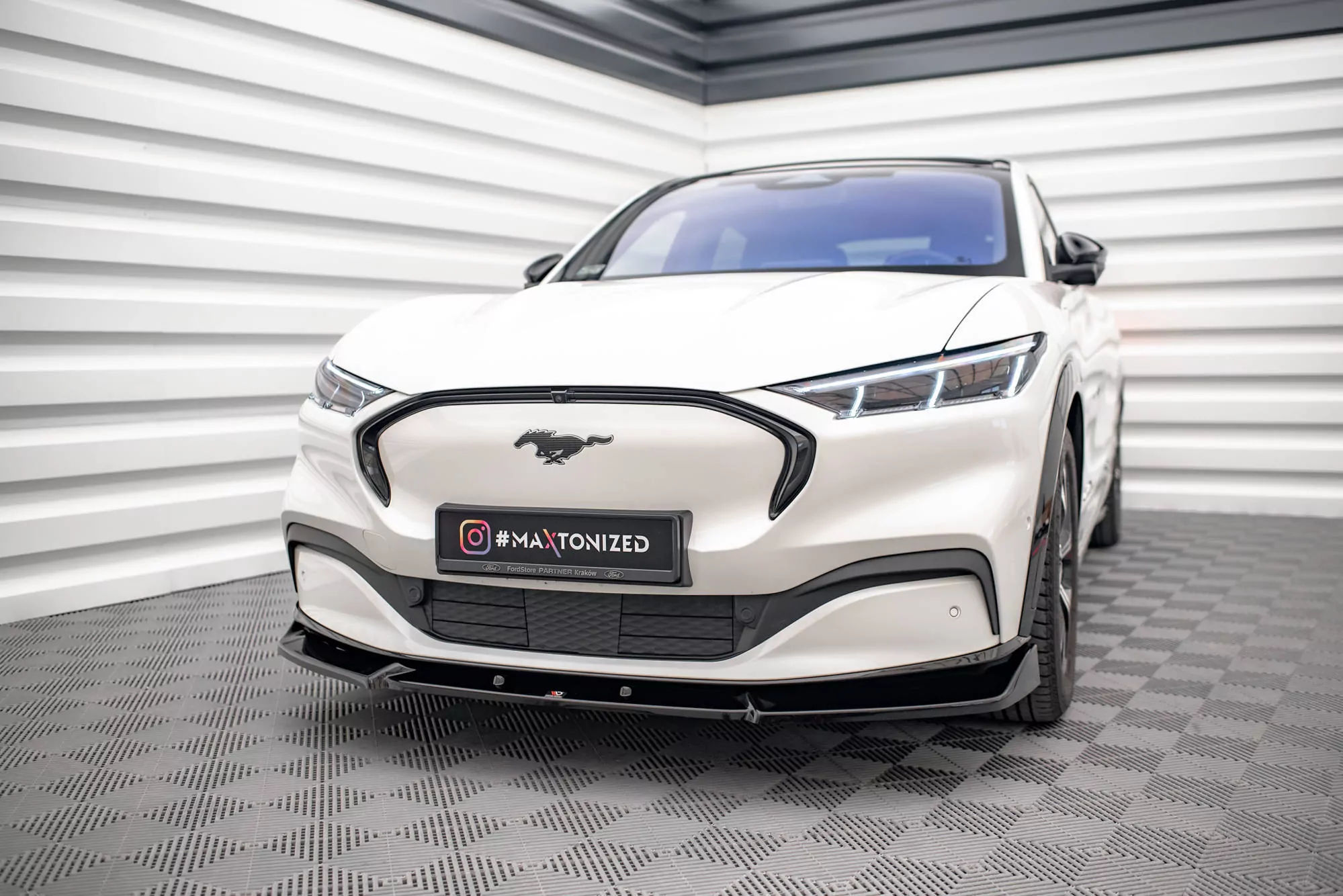 Front Ansatz V.1 Für Ford Mustang Mach-E Mk1 Schwarz Hochglanz