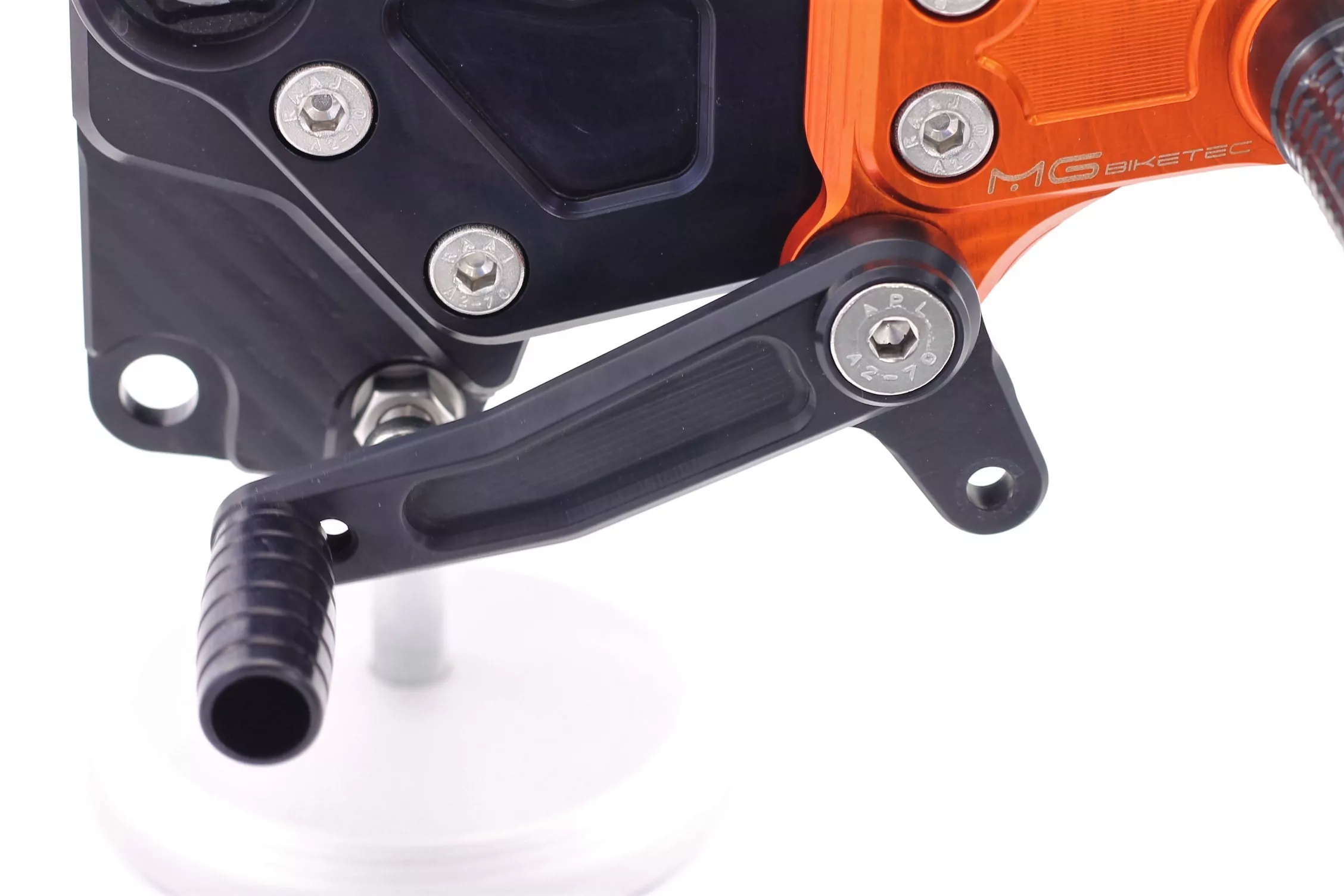 MG Biketec Sportfussrastenanlage / Rastenanlage / Fußrastenanlage mit ABE, gültig in D - A - CH für KTM 125 Duke ab 2020-2023