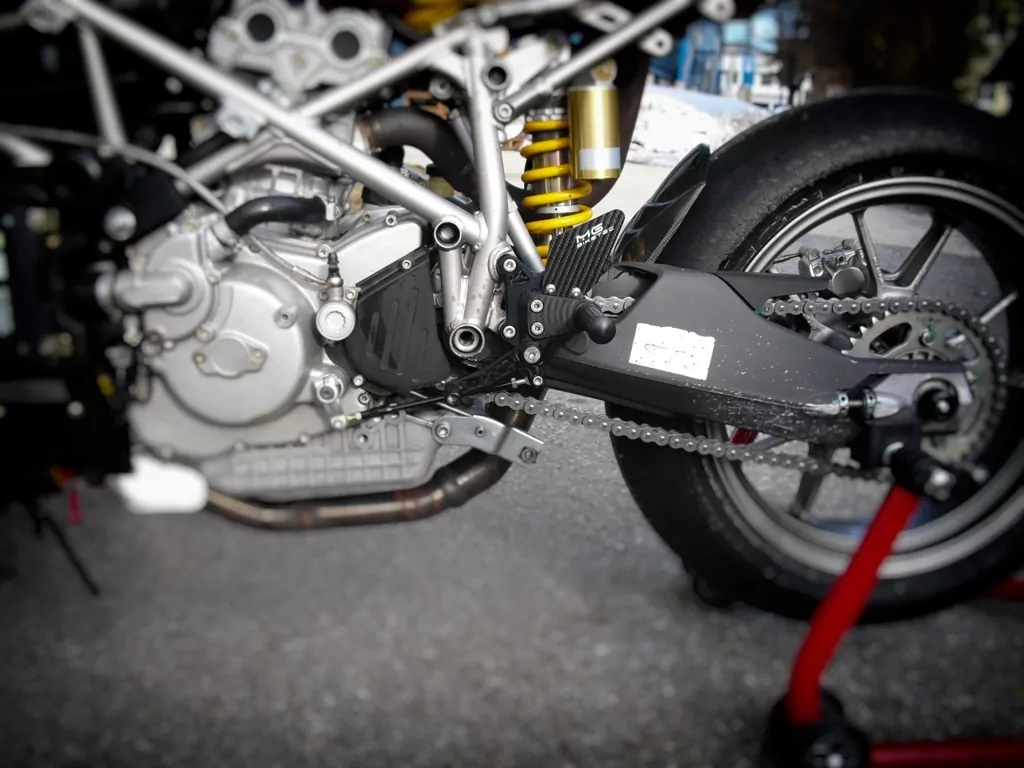 MG Biketec Sportfussrastenanlage / Rastenanlage / Fußrastenanlage mit ABE, gültig in D - A - CH für Ducati 749 / 749R ab 2003