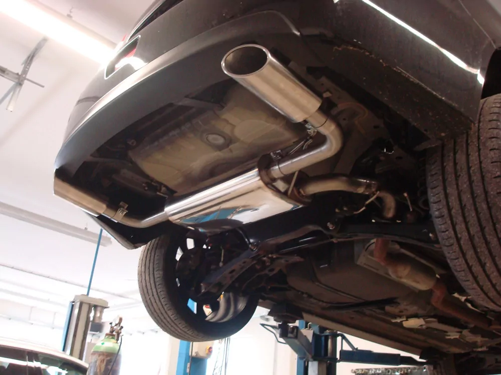 Mitsubishi Lancer CYO Stufenheck/ Sportback Benzin  Endschalldämpfer quer Ausgang rechts/links - 115x85 Typ 38 rechts/links