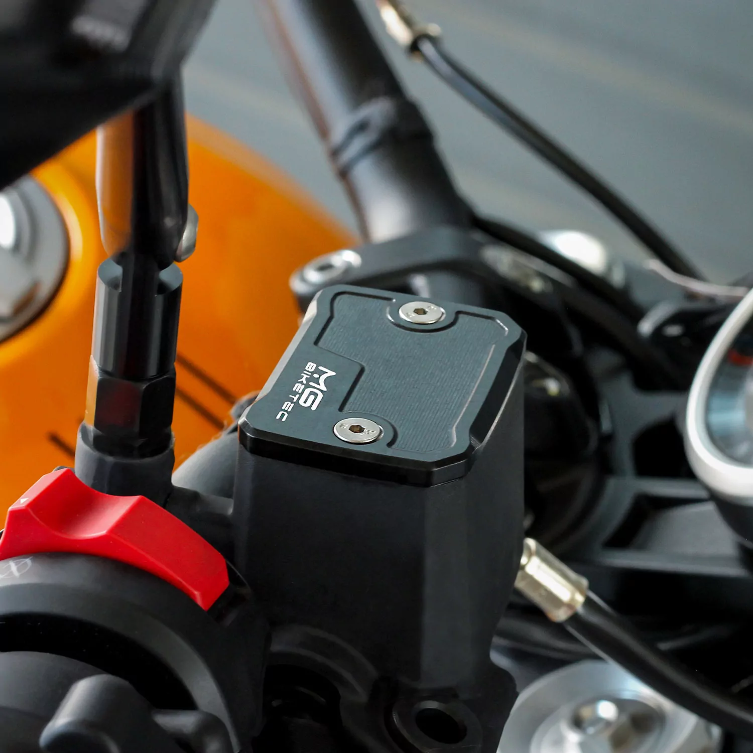 MG Biketec Behälterdeckel- Bremsflüssigkeit vorne für Ducati Scrambler 1100 ab 2021