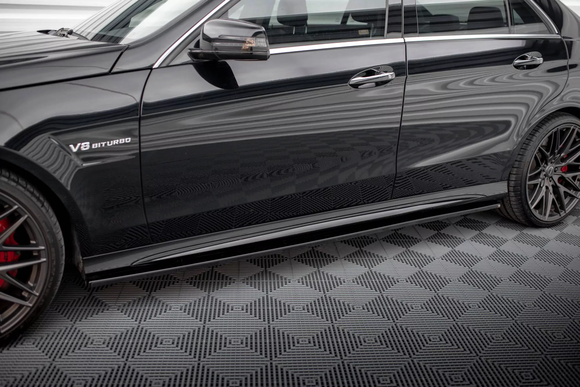 Seitenschweller Ansatz Für Mercedes-Benz E63 AMG / AMG-Line Limousine W212 Facelift Schwarz Hochglanz