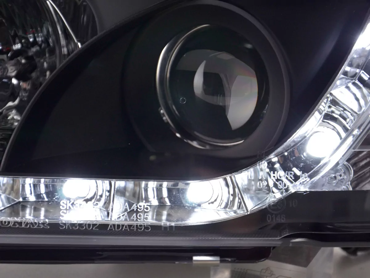 Scheinwerfer Set Daylight LED Tagfahrlicht Audi A4 B5 8D Bj. 94-99 schwarz