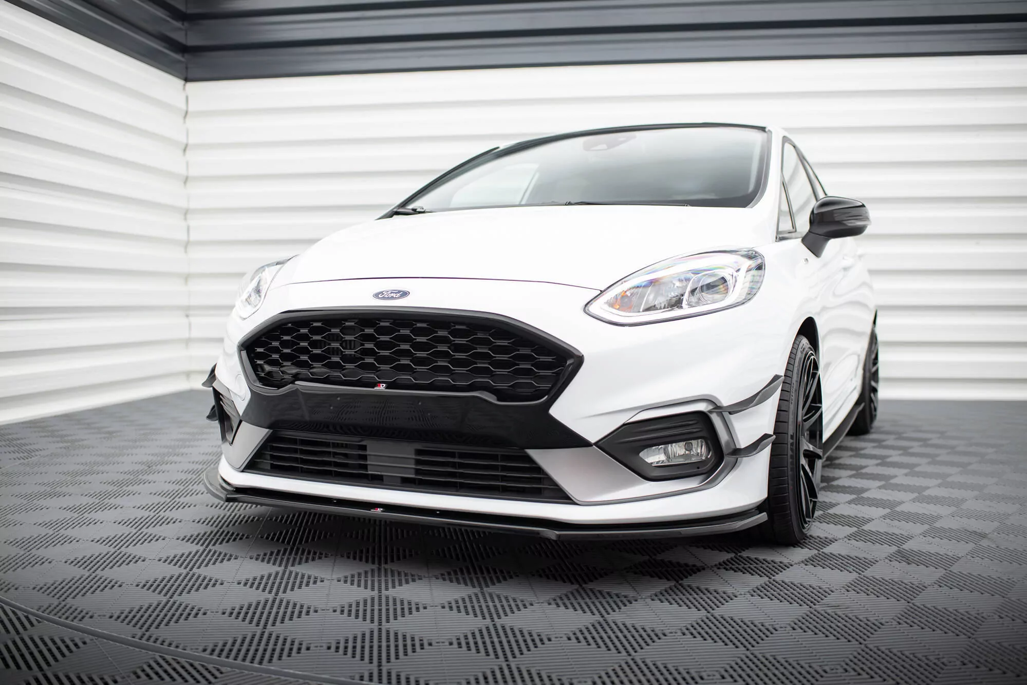 Front Ansatz Passend Für V.2 Passend Für Ford Fiesta Mk8 ST/ST-Line Schwarz Hochglanz Schwarz Hochglanz