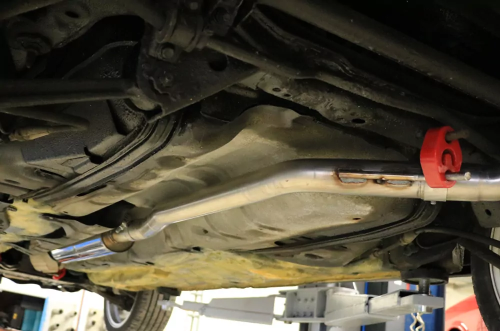 Mazda Xedos 9  Vorschalldämpfer