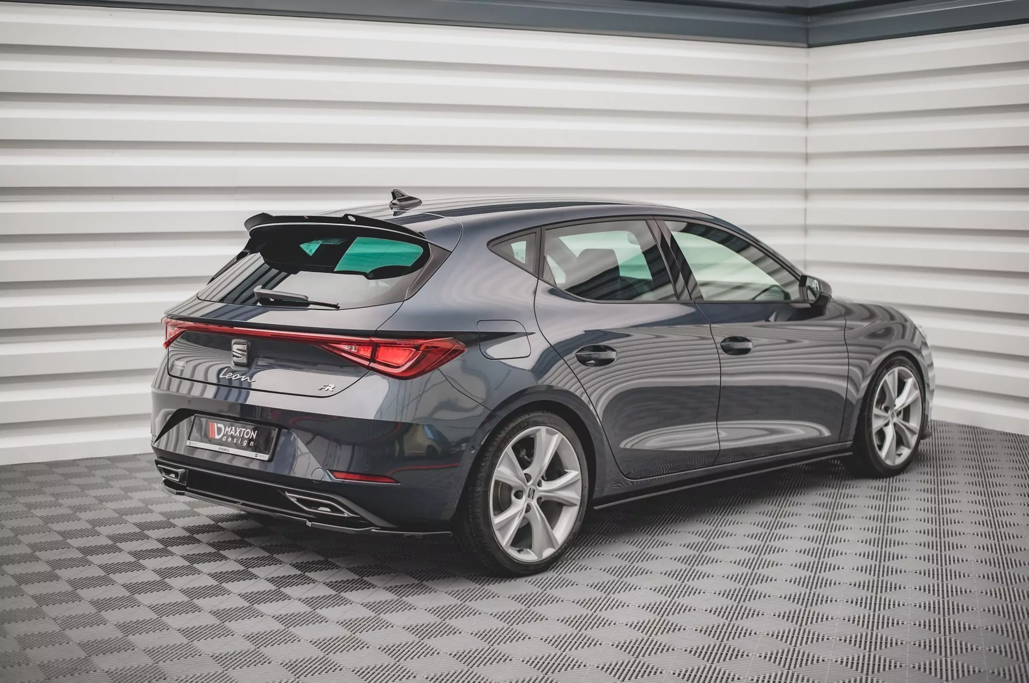 Spoiler CAP Für Seat Leon FR / Cupra Leon Hatchback Mk4 Schwarz Hochglanz