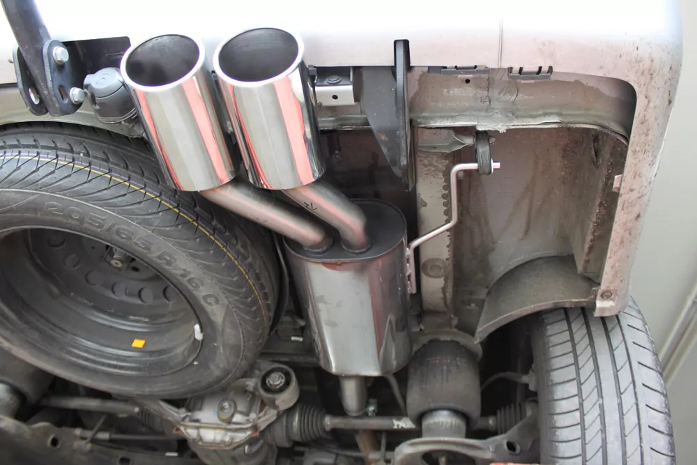 Mercedes CLA - C117/ X117 - originale Endrohre Endschalldämpfer quer Ausgang rechts/links - Für Modelle mit originalen Standard Endrohren - diese können einfach verschraubt werden