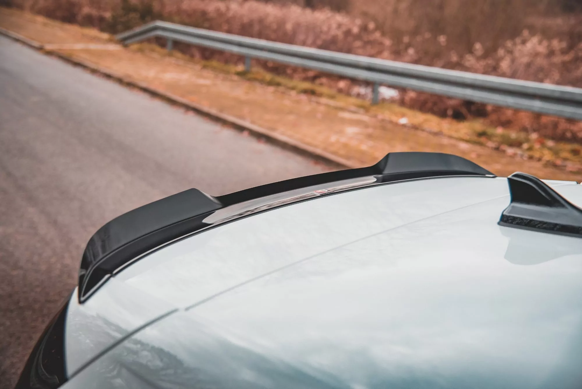 Spoiler CAP V.2 Für Volkswagen Golf GTI / GTE / GTD / R-Line / R Mk8 Schwarz Hochglanz