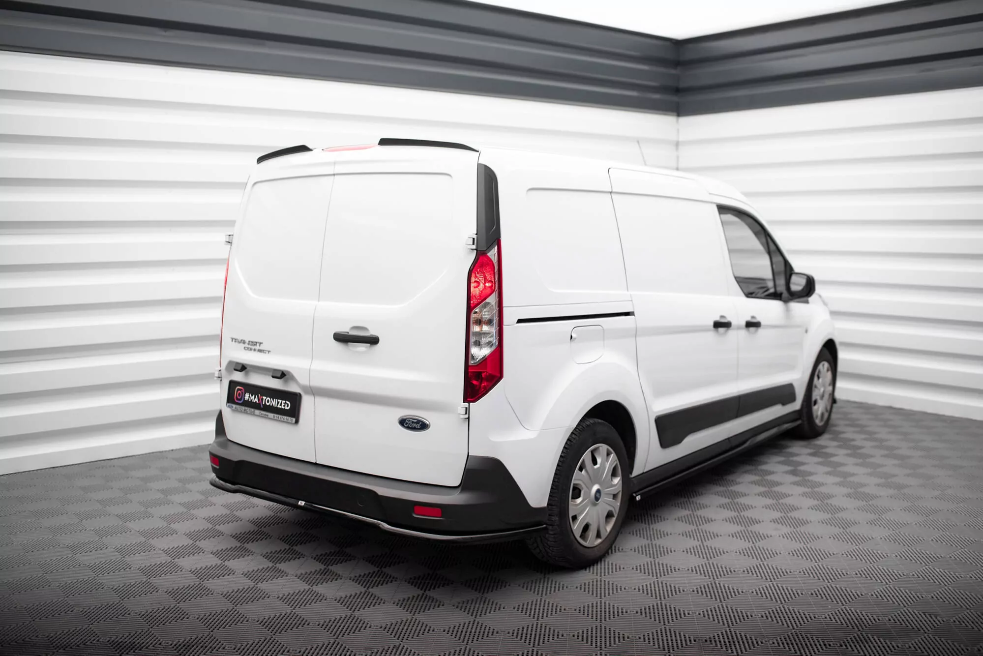 Zentrale Hinten Splitte Ford Transit Connect Mk2 Facelift Schwarz Hochglanz