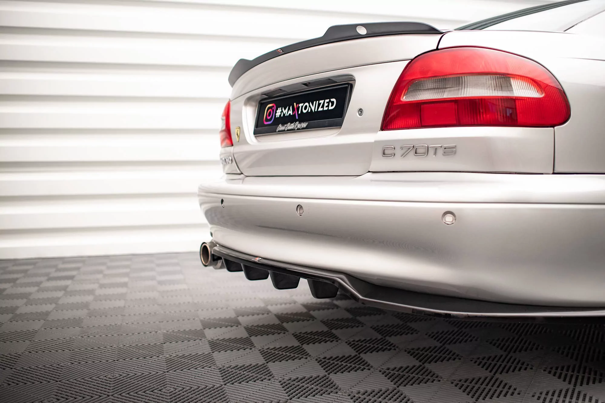 Hinten Splitter (mit Einem Vertikalem Balken) Volvo C70 Mk1 Schwarz Hochglanz