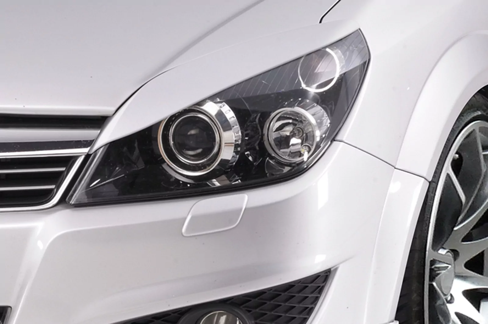 Scheinwerferblenden für Opel Astra H SB115