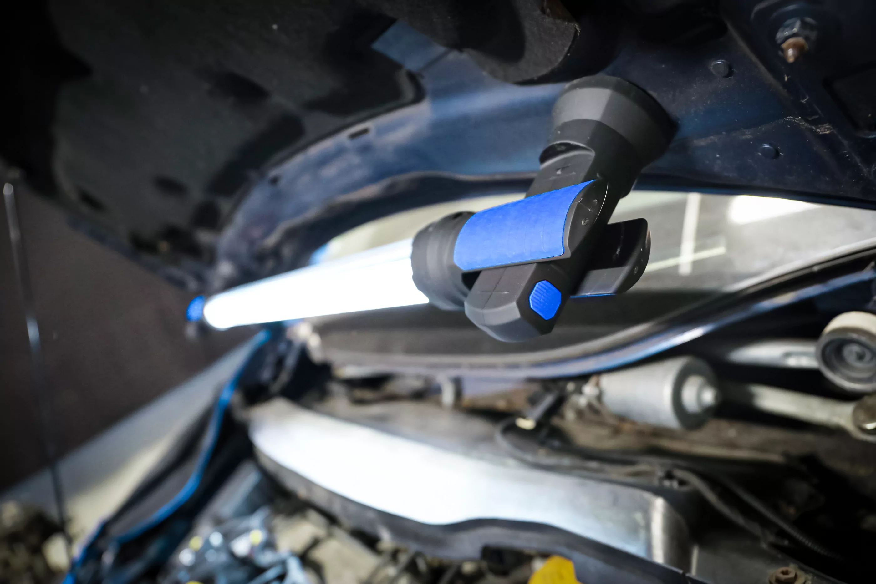 LED-Motorhauben-Leuchte mit Akku