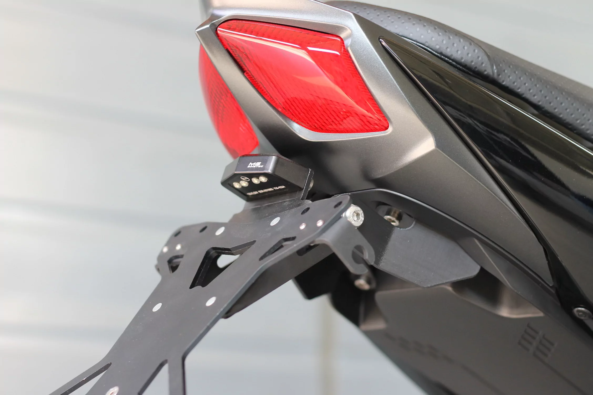 MG Biketec Kennzeichenhalter für Suzuki SV 650 ab 2017-2020