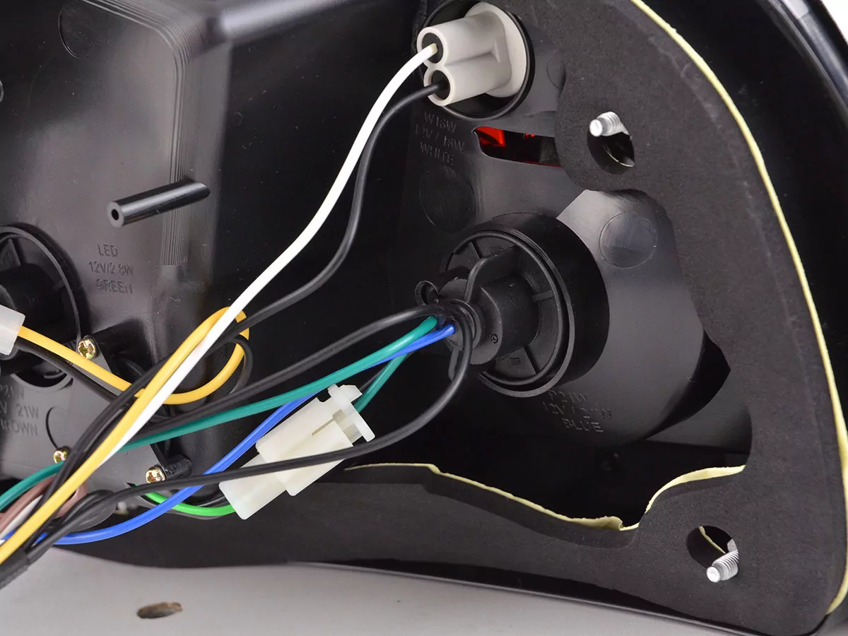 LED Rückleuchten Set BMW 5er E60 Limousine Bj. 08-09 rot/schwarz