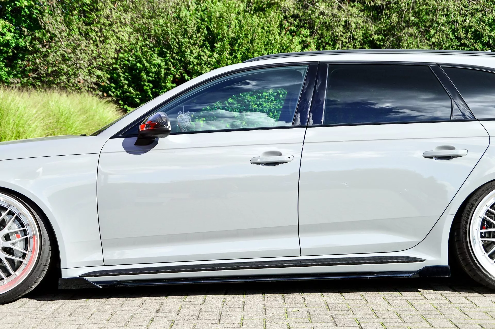 Seitenschweller mit Wing vorne und hinten für Audi RS4 B9