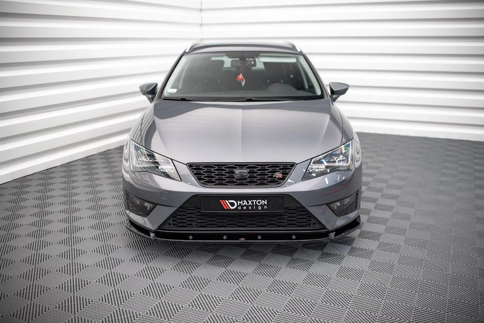 Front Ansatz V.1 Für Seat Leon FR / Cupra Mk3 Schwarz Hochglanz