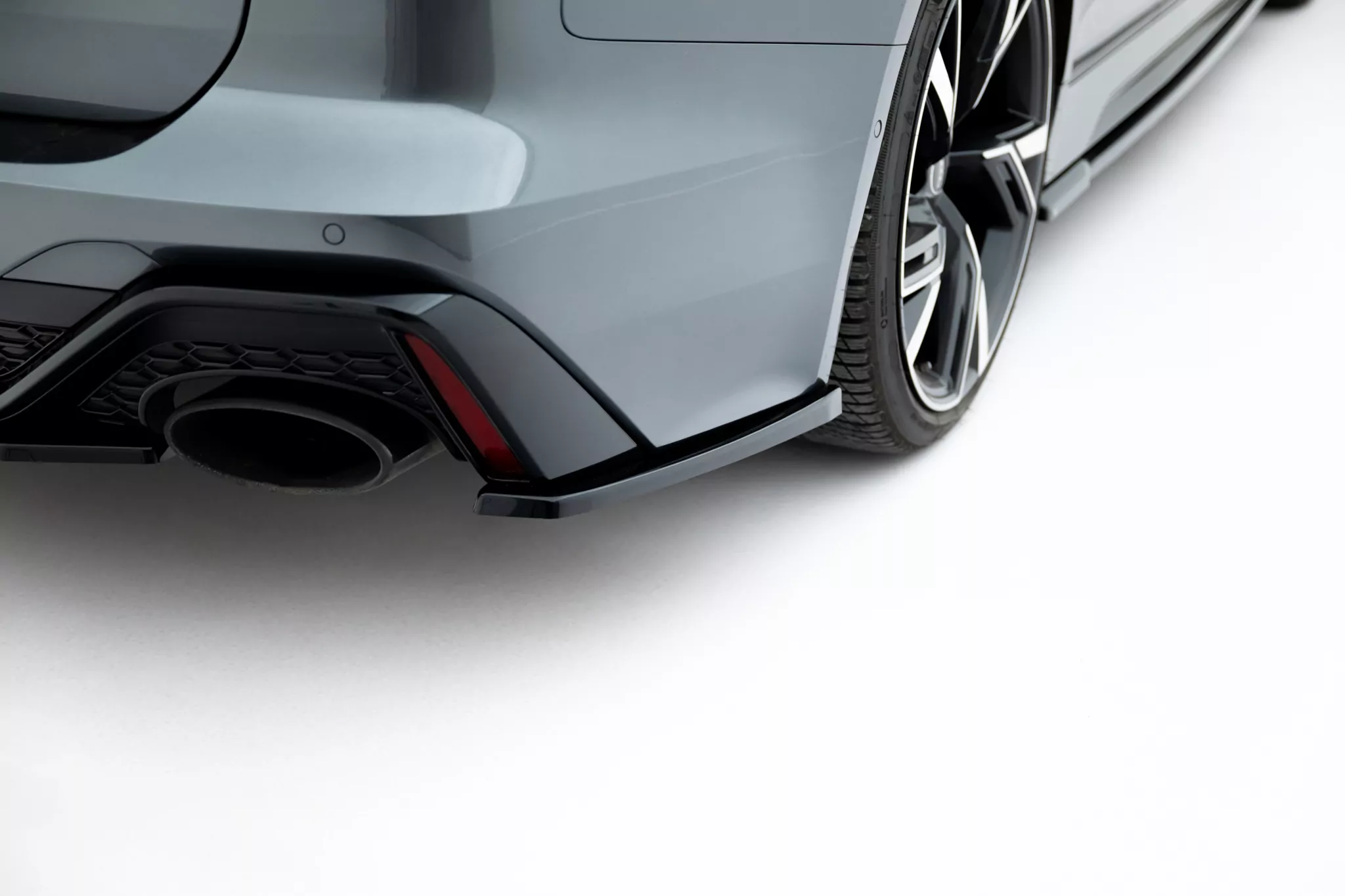 Heck Ansatz Flaps Diffusor V.1 Für Audi RS6 C8 / RS7 C8 Schwarz Hochglanz