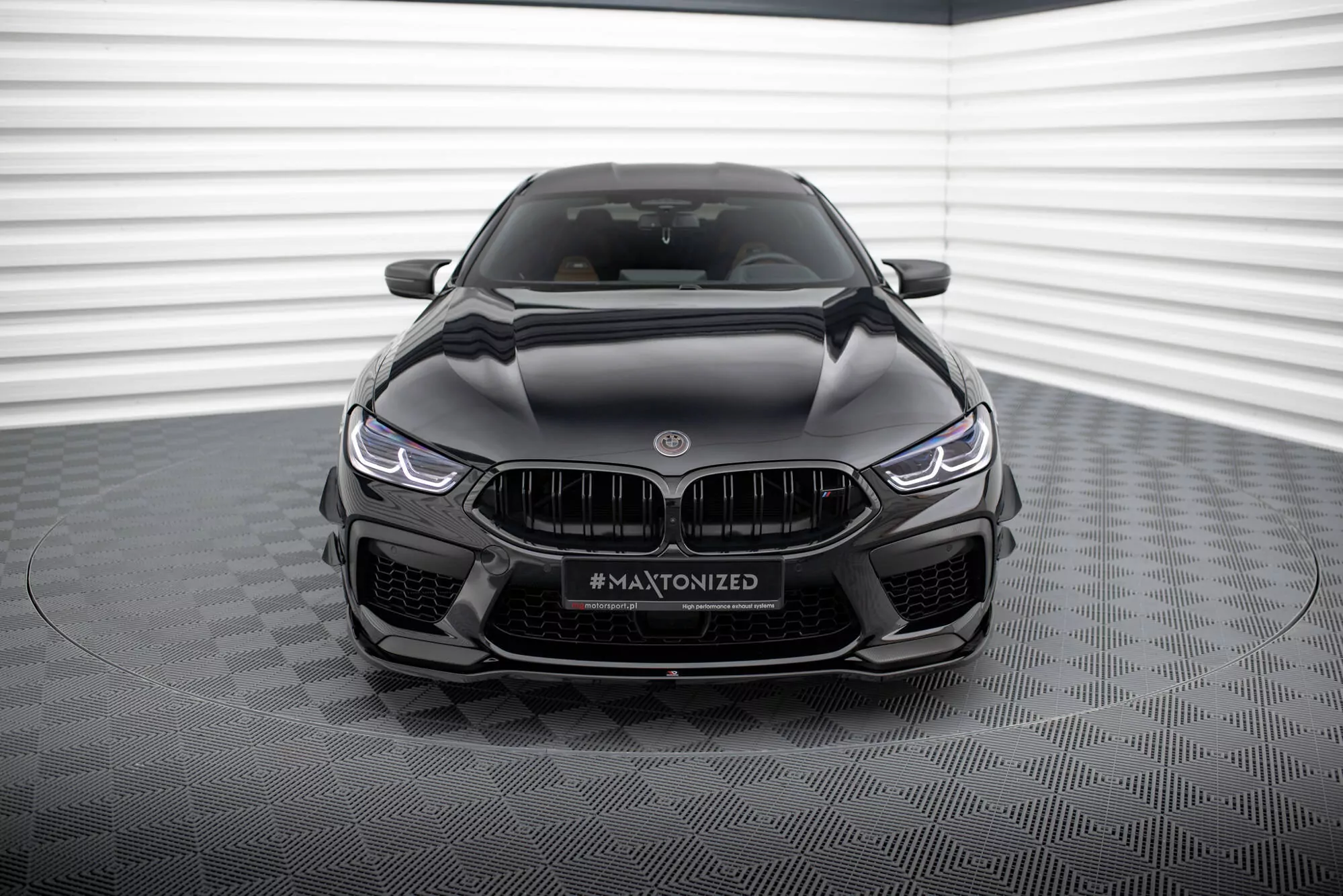 Front Ansatz V.2 Für BMW M8  Gran Coupe F93 / Coupe F92 Schwarz Hochglanz