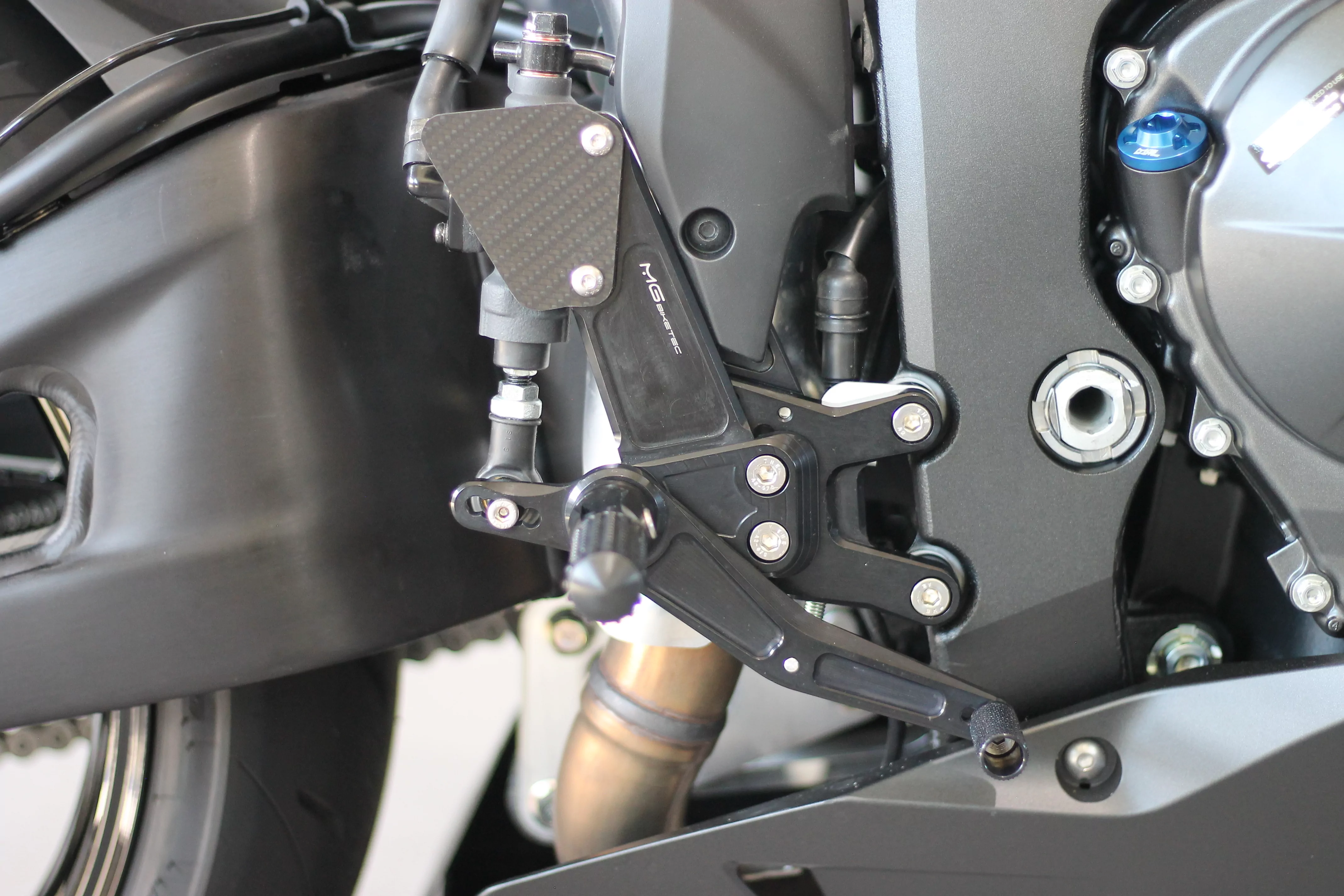 MG Biketec Sportfussrastenanlage / Rastenanlage / Fußrastenanlage mit ABE, gültig in D - A - CH für Honda CBR 600 RR ab 2023