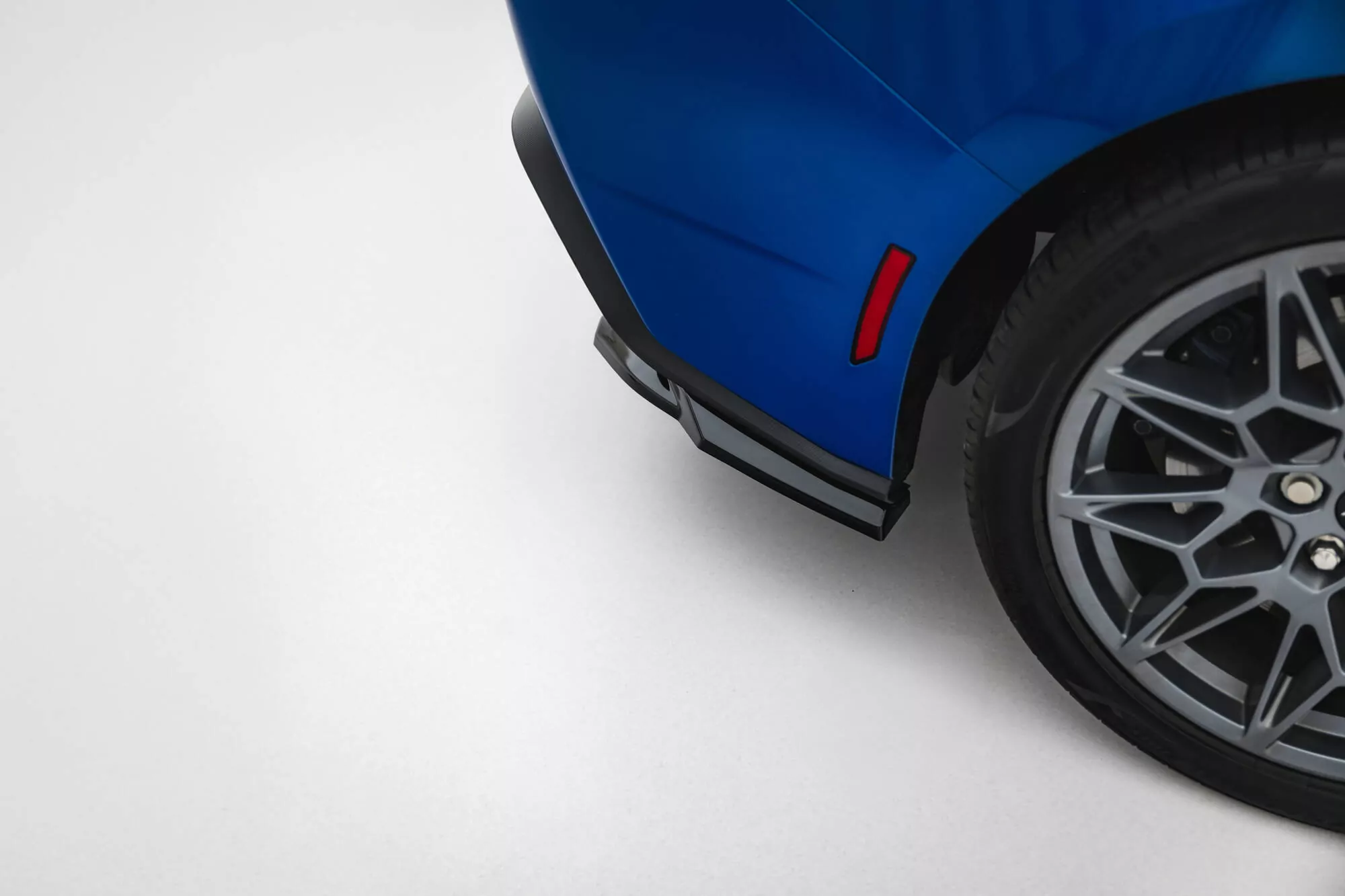 Hinten Splitter (mit Einem Vertikalem Balken) Ford Mustang GT Mk7 Schwarz Hochglanz