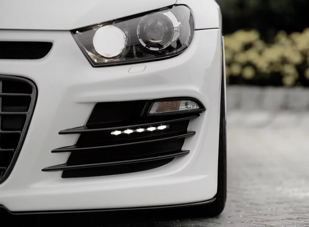 LED Tagfahrleuchtensatz Slim-Line  dunkel für Audi A4 (8H) Cabrio  mit Steuergerät incl. Kabelbaum