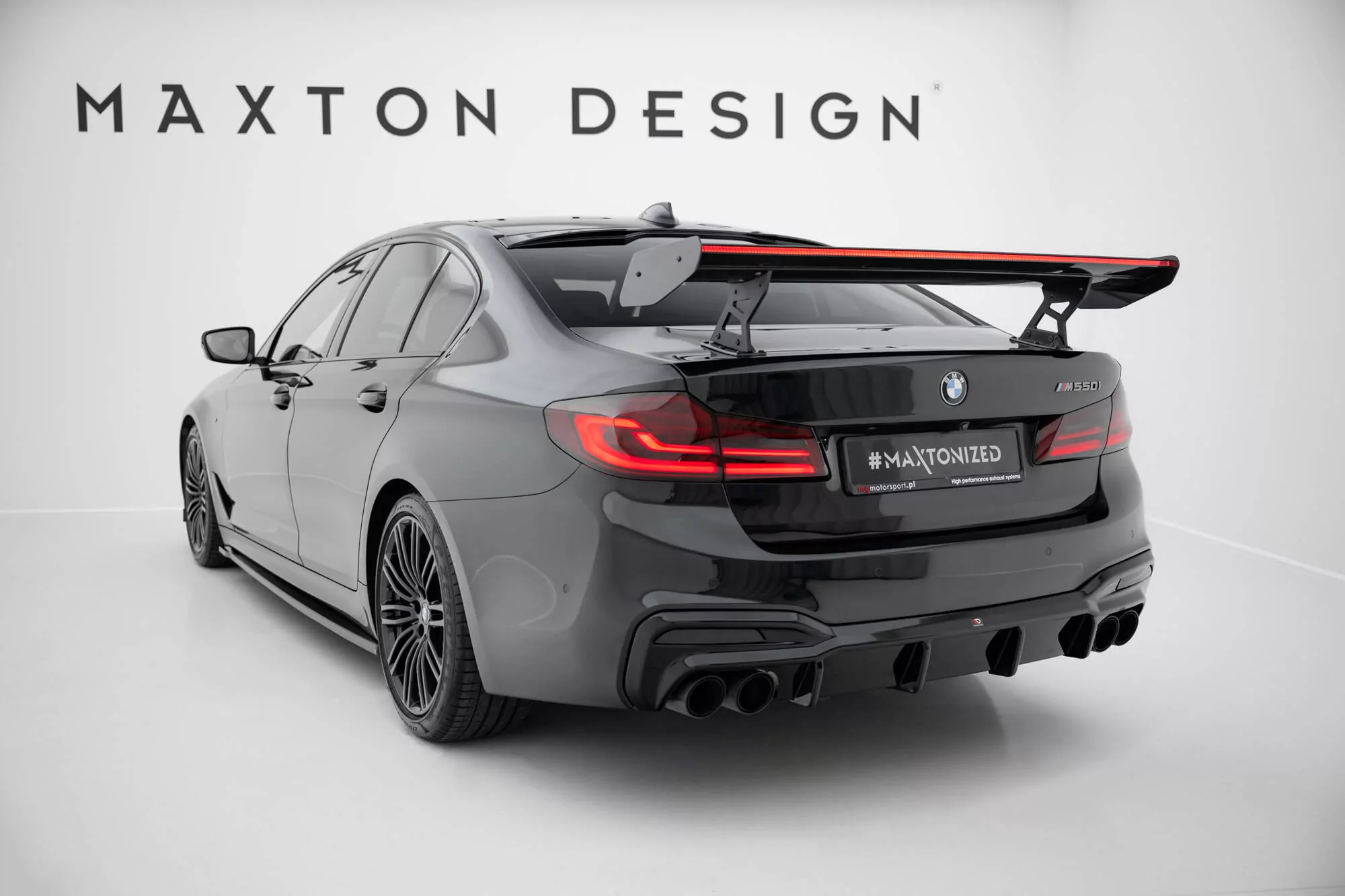 Carbon Spoiler With Internal Brackets Uprights + LED BMW 5er / M5 Limousine G30 / F90
