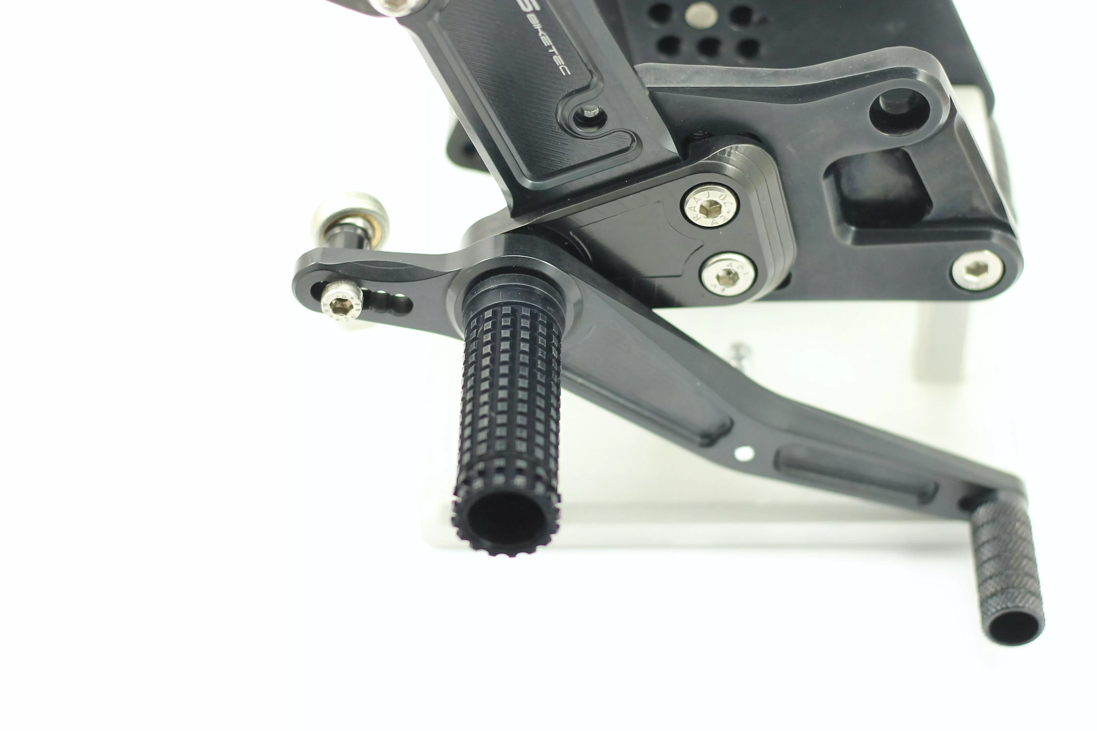 MG Biketec Sportfussrastenanlage / Rastenanlage / Fußrastenanlage mit ABE, gültig in D - A - CH für Yamaha FZ-1 ab 2006