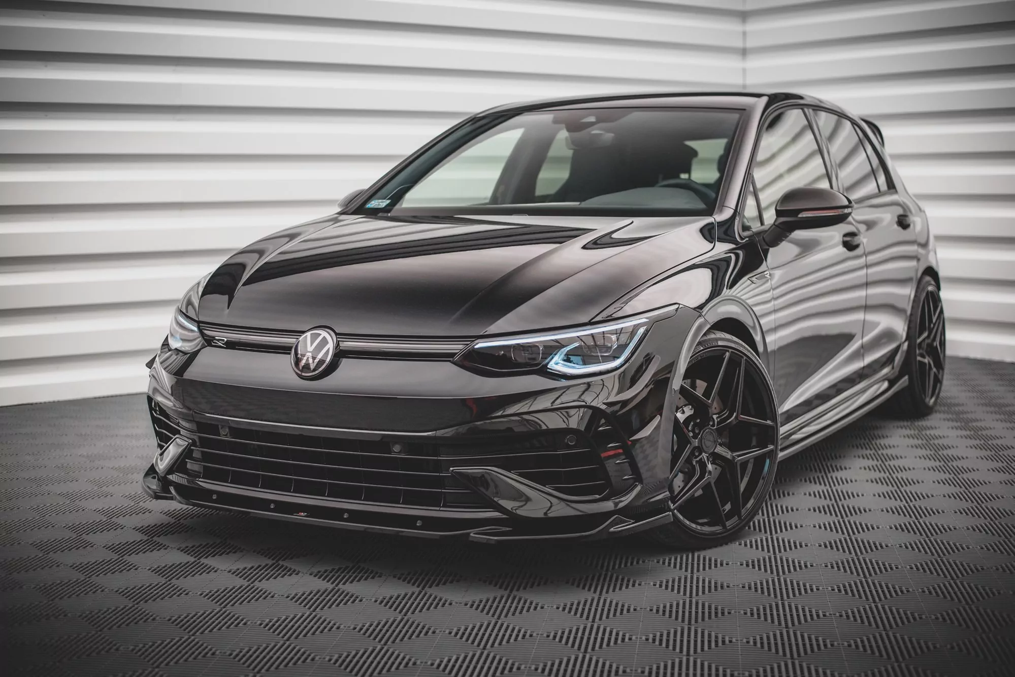 Front Ansatz V.4 Für Volkswagen Golf R Mk8 Schwarz Hochglanz