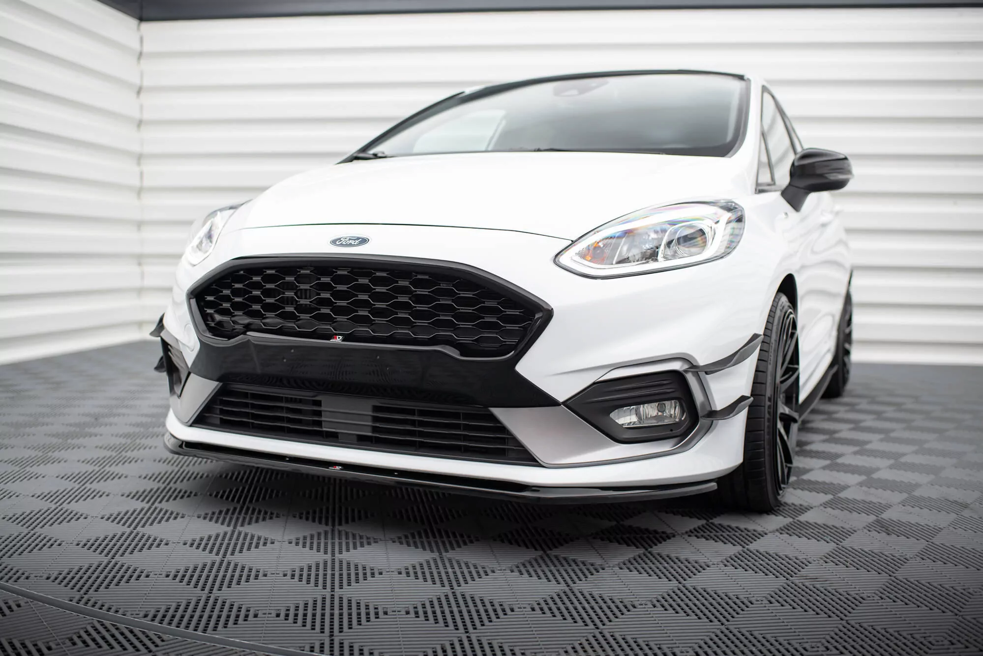 Front Ansatz Passend Für V.3 Passend Für Ford Fiesta Mk8 ST/ST-Line Schwarz Hochglanz Schwarz Hochglanz