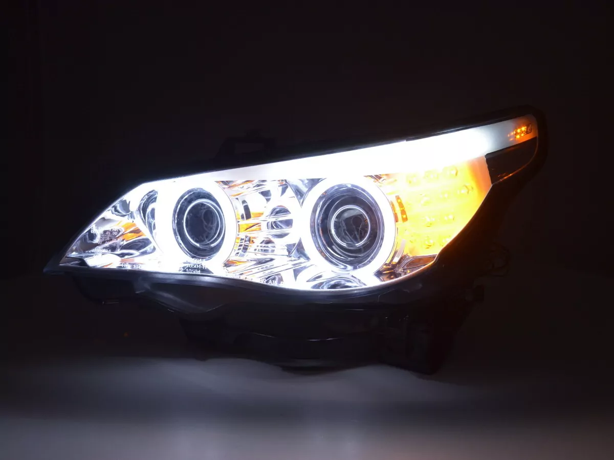Scheinwerfer Set Xenon Angel Eyes CCFL BMW 5er E60/E61 Bj. 03-04 chrom für Rechtslenker