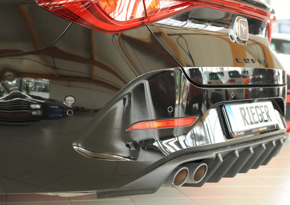 Rieger Heckeinsatz (für Fzg. mit AHK) matt schwarz für Cupra Leon (KL) 5-tür. (ST/Sportstourer) 09.20-06.24 (bis Facelift)