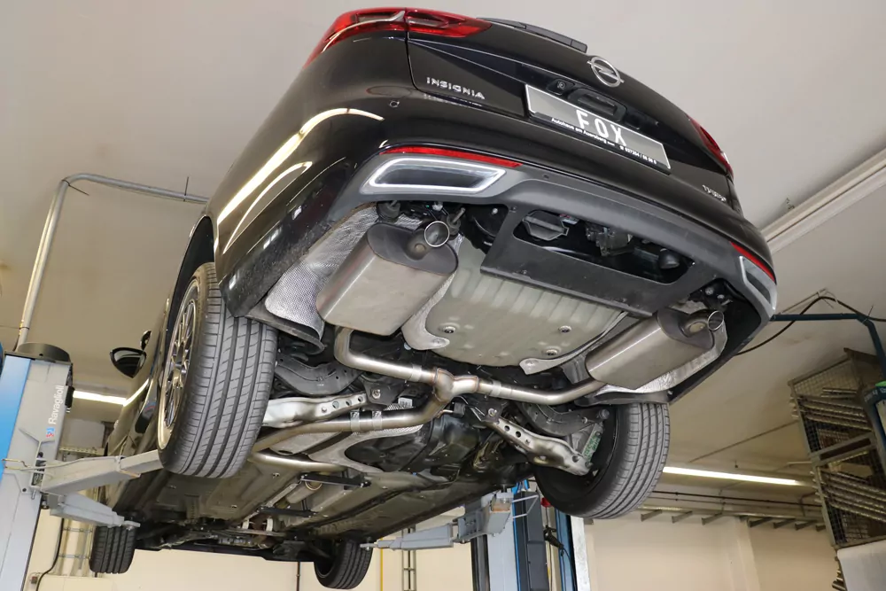 Opel Insignia B - Sports Tourer - Frontantrieb  Endschalldämpfer rechts/links - Ausgang der Endrohre in den originalen Ausgängen