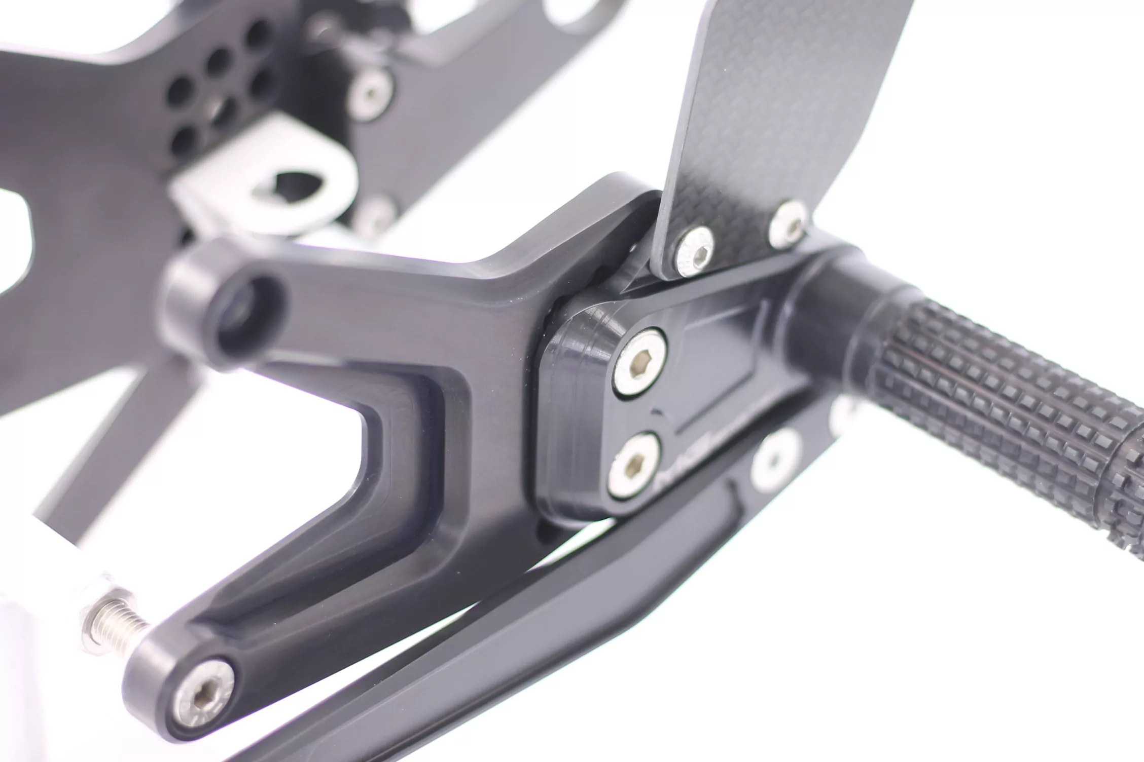 MG Biketec Sportfussrastenanlage / Rastenanlage / Fußrastenanlage mit ABE, gültig in D - A - CH für Triumph Street Triple 765 R / RS ab 2017-2019