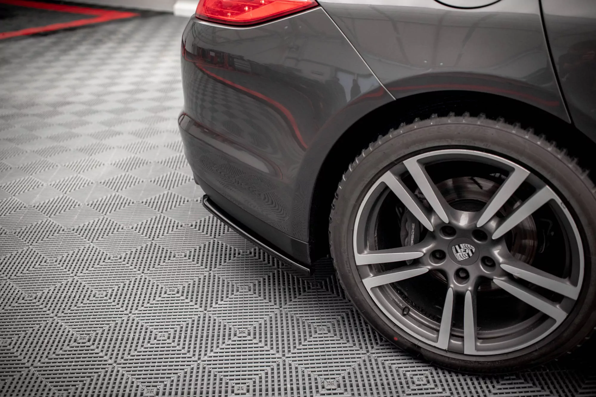 Heck Ansatz Flaps Diffusor Für Porsche Panamera / Panamera Diesel 970 Schwarz Hochglanz