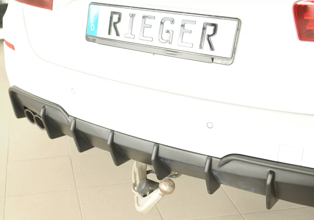 Rieger Heckeinsatz (für Fzg. mit AHK) matt schwarz für BMW 5er F10  (5L) Lim. 07.13- (ab Facelift) LCI